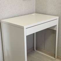 Письменный стол(Икеа), в Москве
