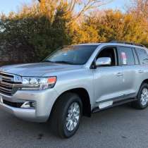 Toyota Land Cruiser 200. 207 { }, в г.Zimnicea