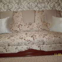 Продам диван в отличном состоянии г: 2,2х1,0, с. м. 1,9х1,25, в Симферополе