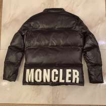 Пуховик Moncler, в Санкт-Петербурге