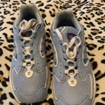 Кроссовки женские, в Москве